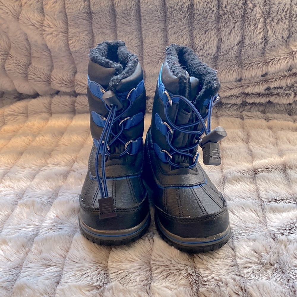 Totes Toddler snow boots Size 9